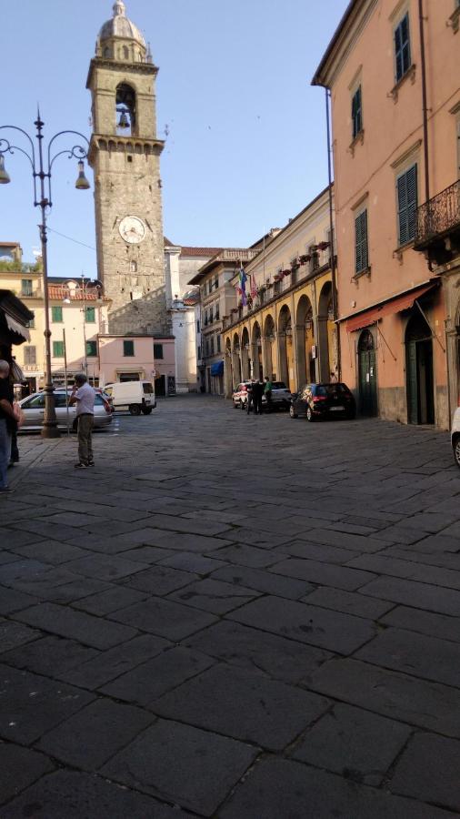 Tuscany, Pontremoli, Italy Swallows Court Lovely home sleeps 2 to 4 people - B&B