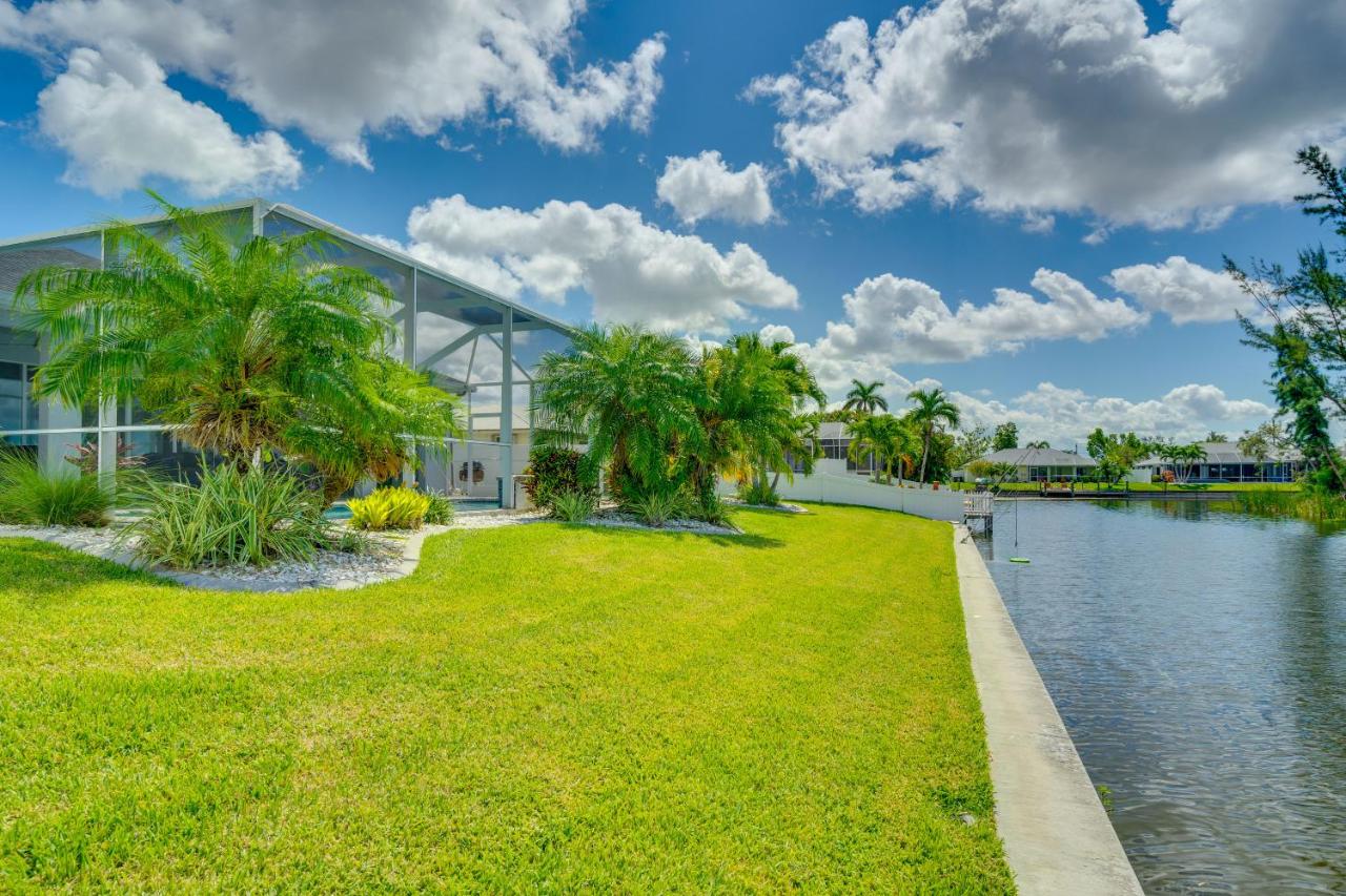 Private Pool and Patio Waterfront Cape Coral Home - B&B