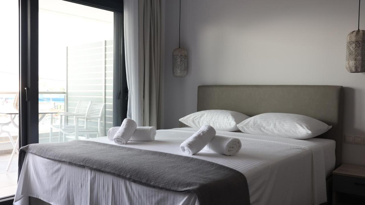 Deluxe Double Room with Balcony and Sea View