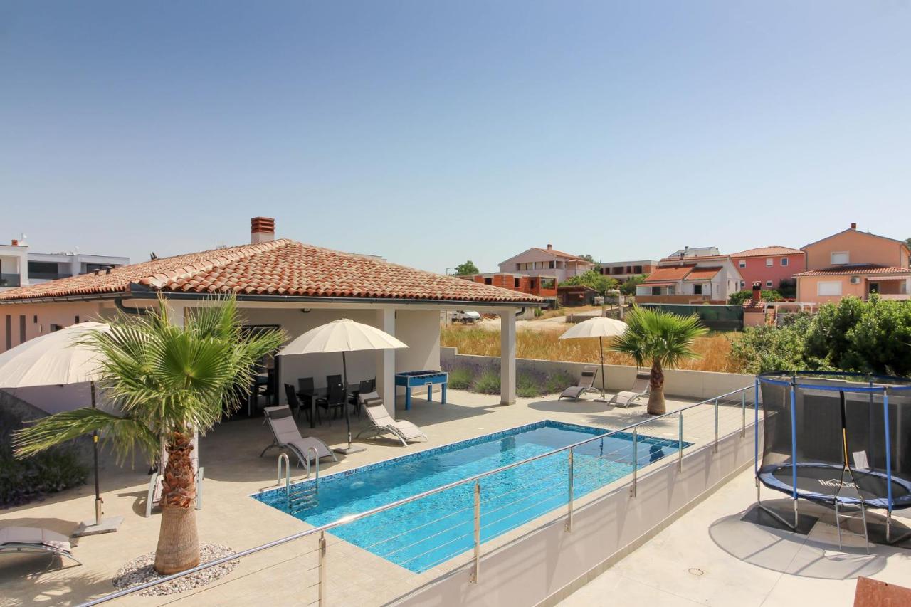 B&B Pula - New modern villa Riz with private pool near the town center and beach - Bed and Breakfast Pula