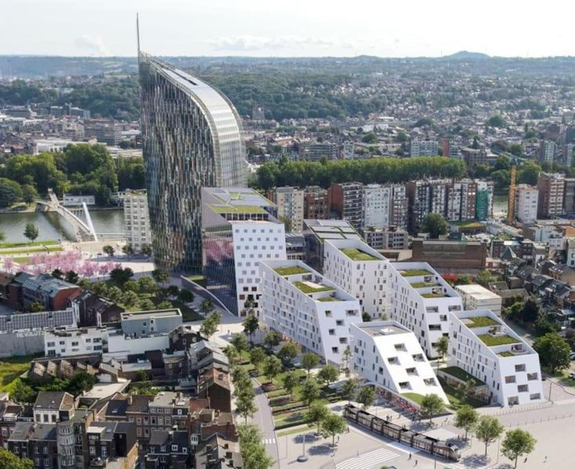 Paradis Express face à la gare guillemins - B&B Liège