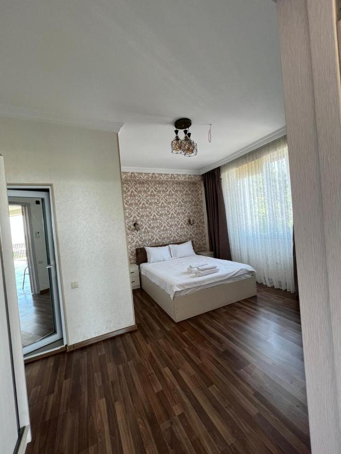 Dreibettzimmer mit Terrasse