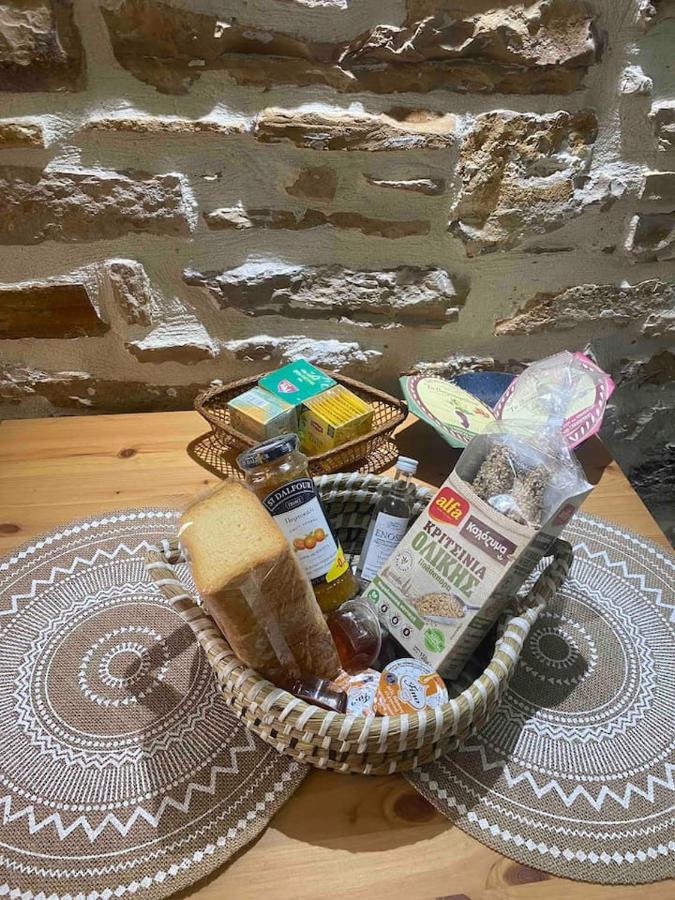 Cozy stone built apartment in Nénita! - Ferienwohnung