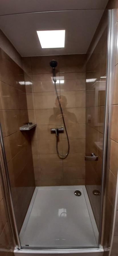 Familiekamer met Gedeelde Badkamer
