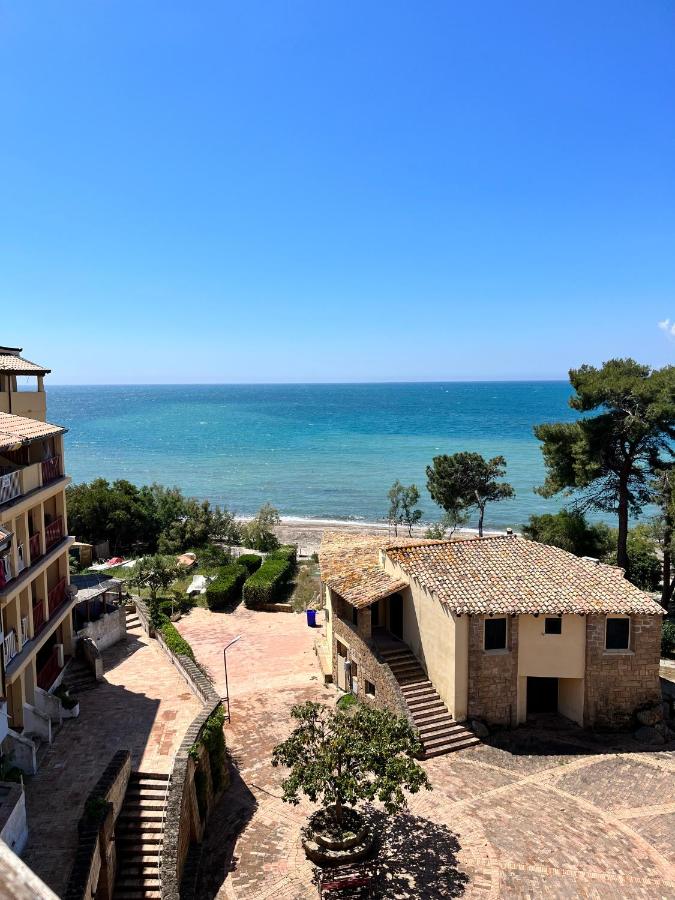 B&B Le Castella - Praialonga - Attico con terrazzo - Bed and Breakfast Le Castella