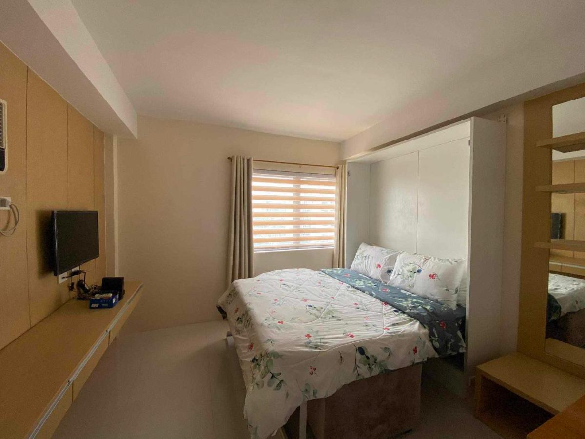 Pool level Persimmon Condo w/ kitchen unit 615 - B&B Cebu City