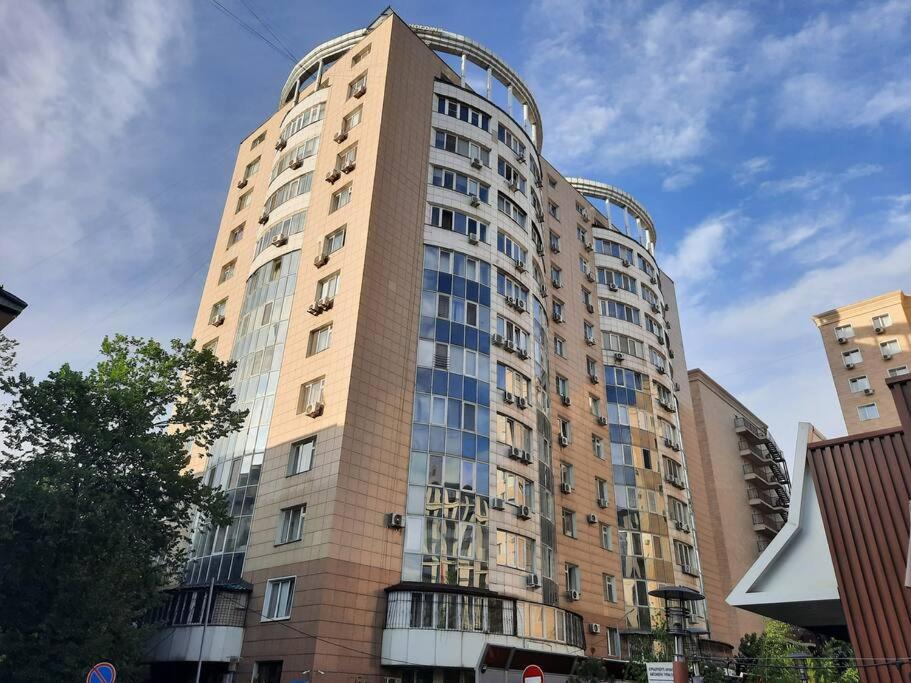 Квартира с видом на горы - Ferienwohnung Almaty