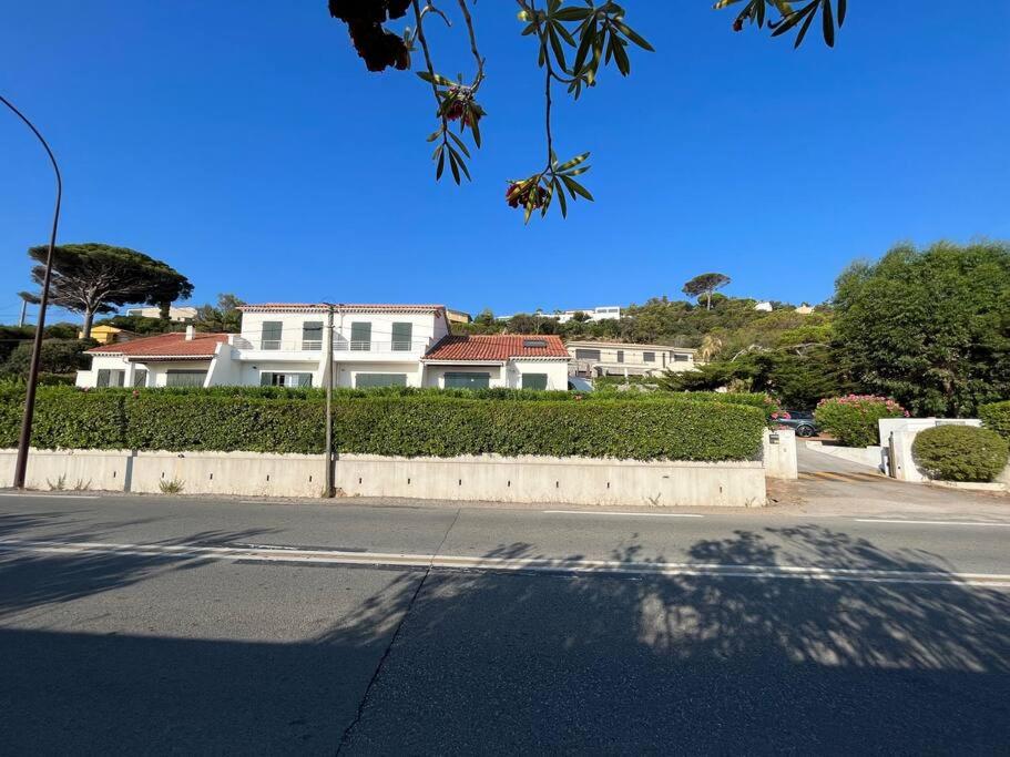 Vue mer, Mas T3 de 60m2, Nartelle - Sardinaux - Bed and Breakfast