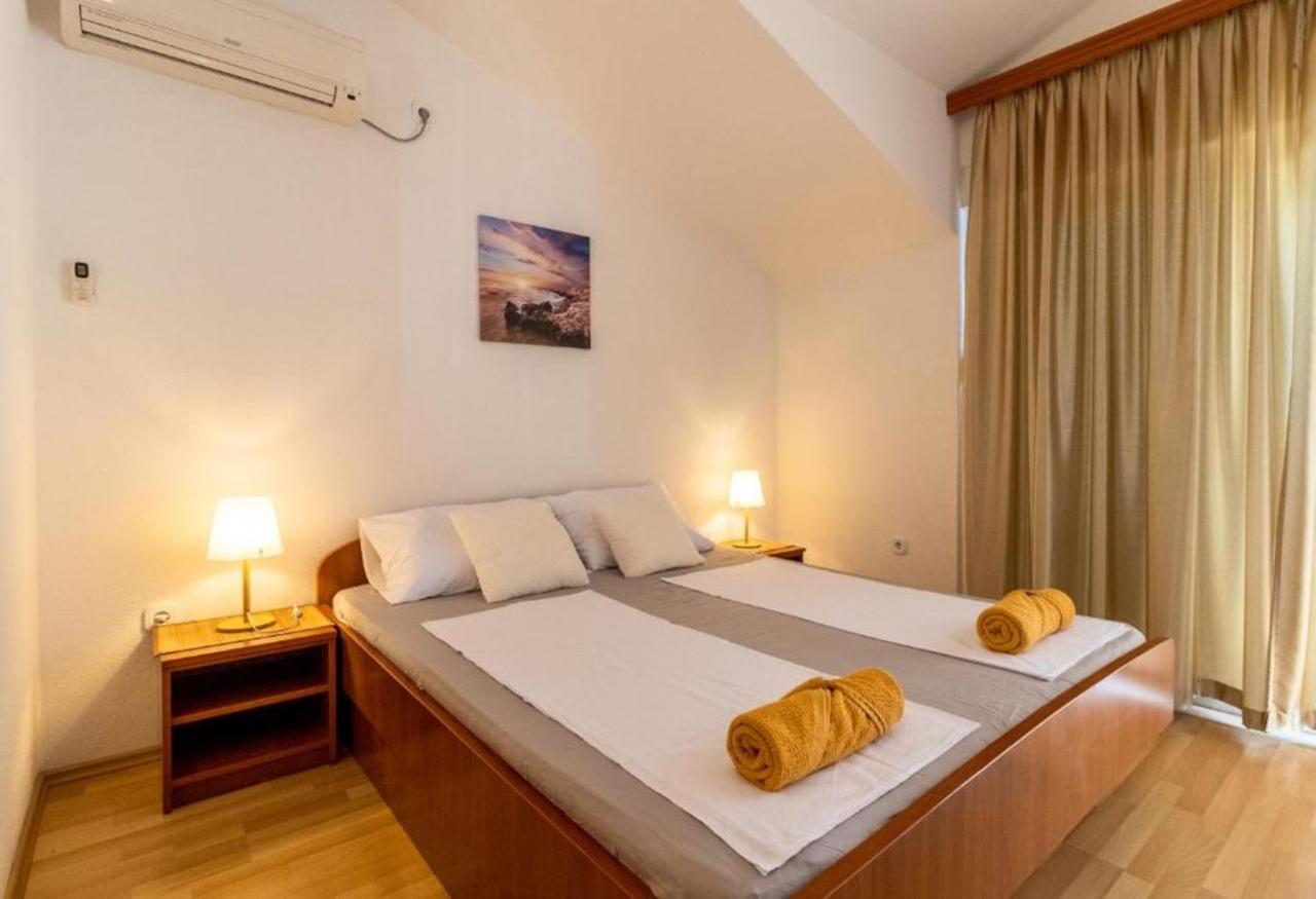 Studio Apartment with Balcony