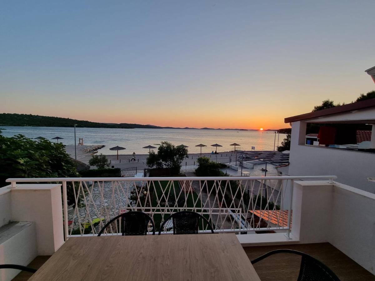 Apartments Lino - B&B Pirovac