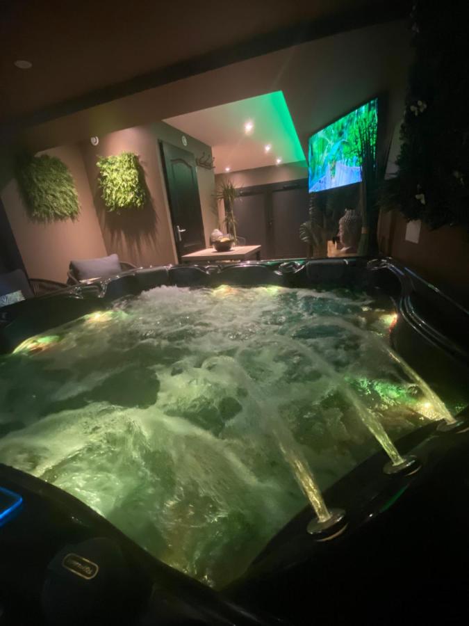 A la Belle Étoile, le spa détente céleste - Bed and Breakfast