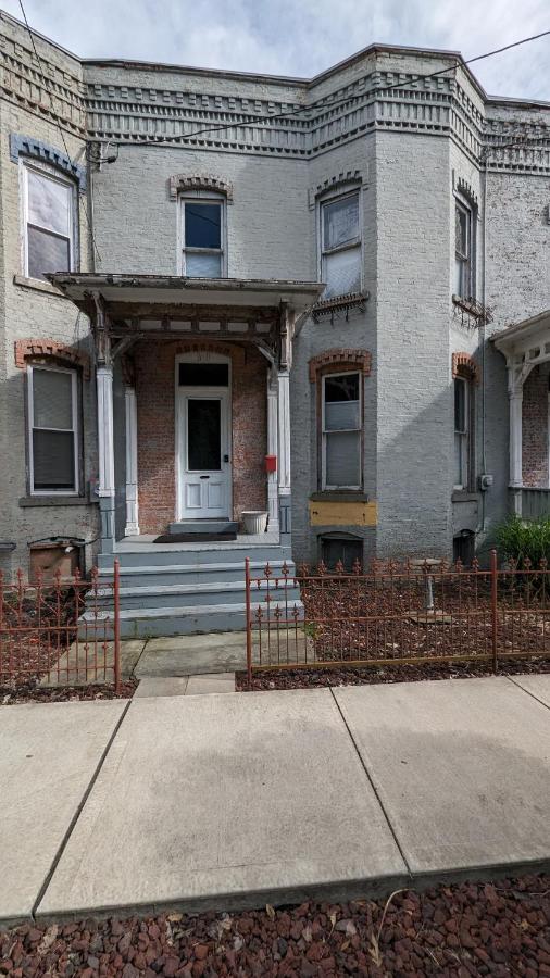 Historic Row House - B&B