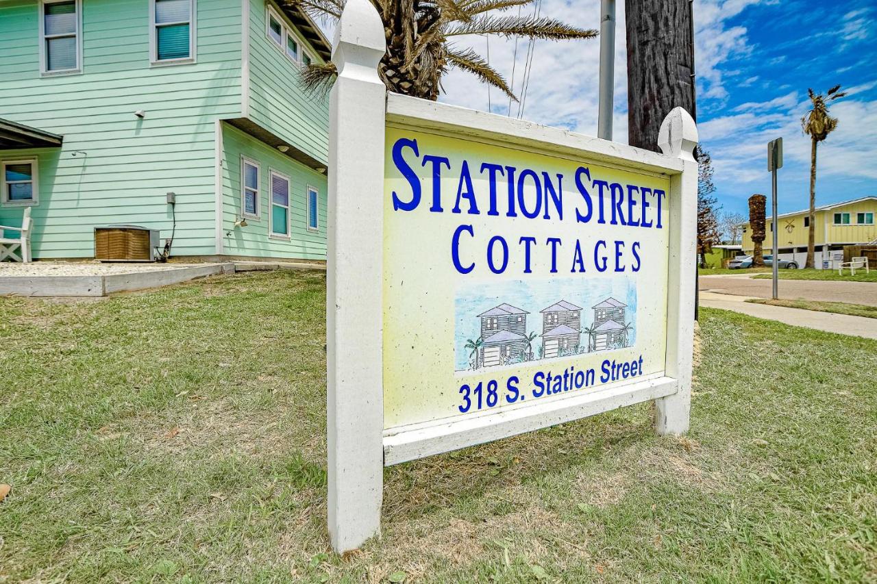 Pura Vida- In downtown Port A, overlooks pool - Chambres d’hôtes Port Aransas