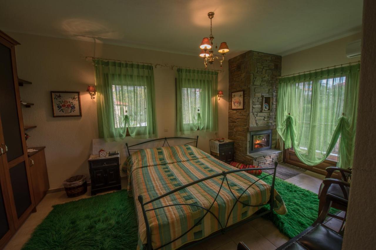 Studio (2 Adults)