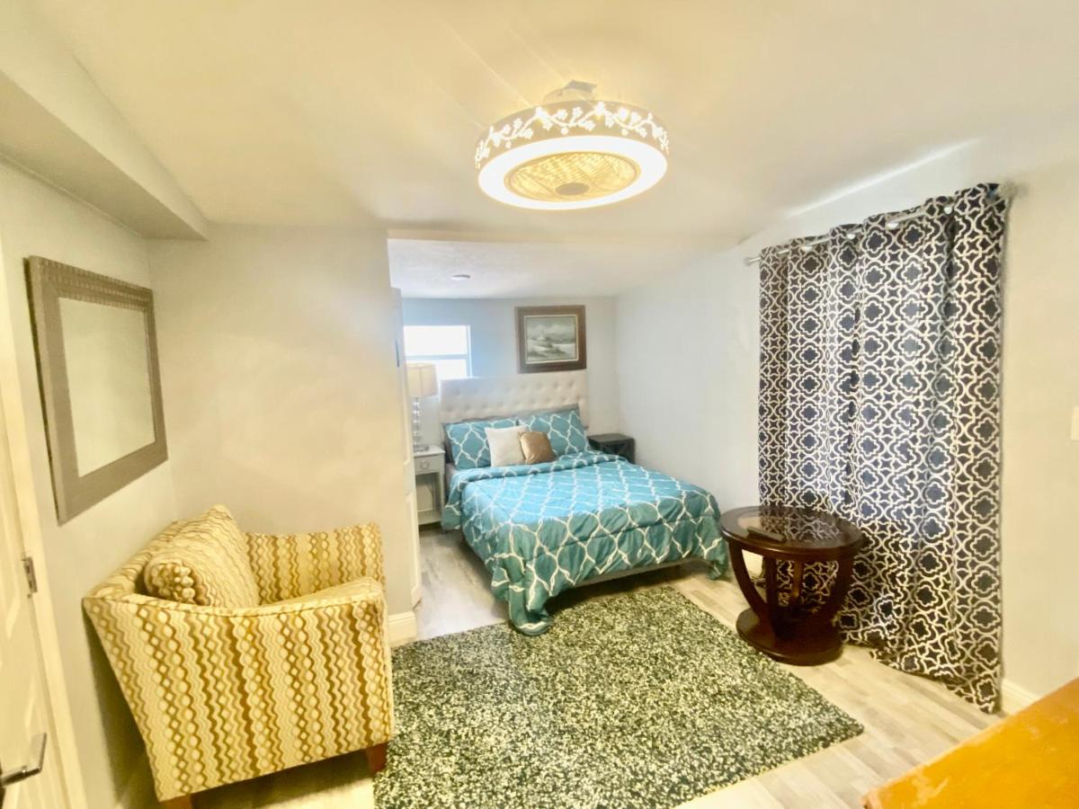 B&B Lake Worth - Private Retreat - Bed and Breakfast Lake Worth