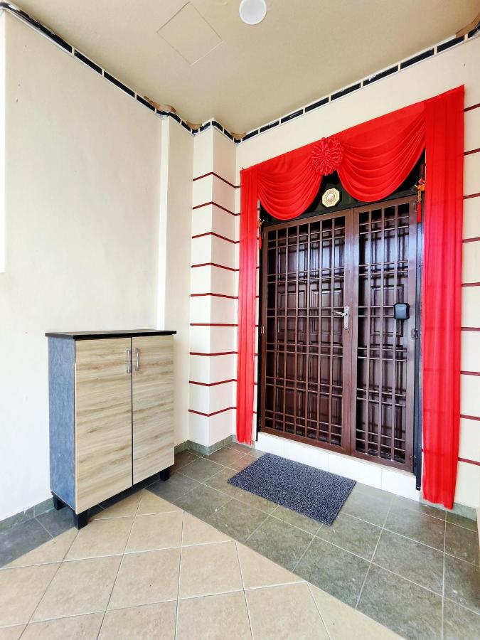 TREX Homestay_Batu Pahat - B&B