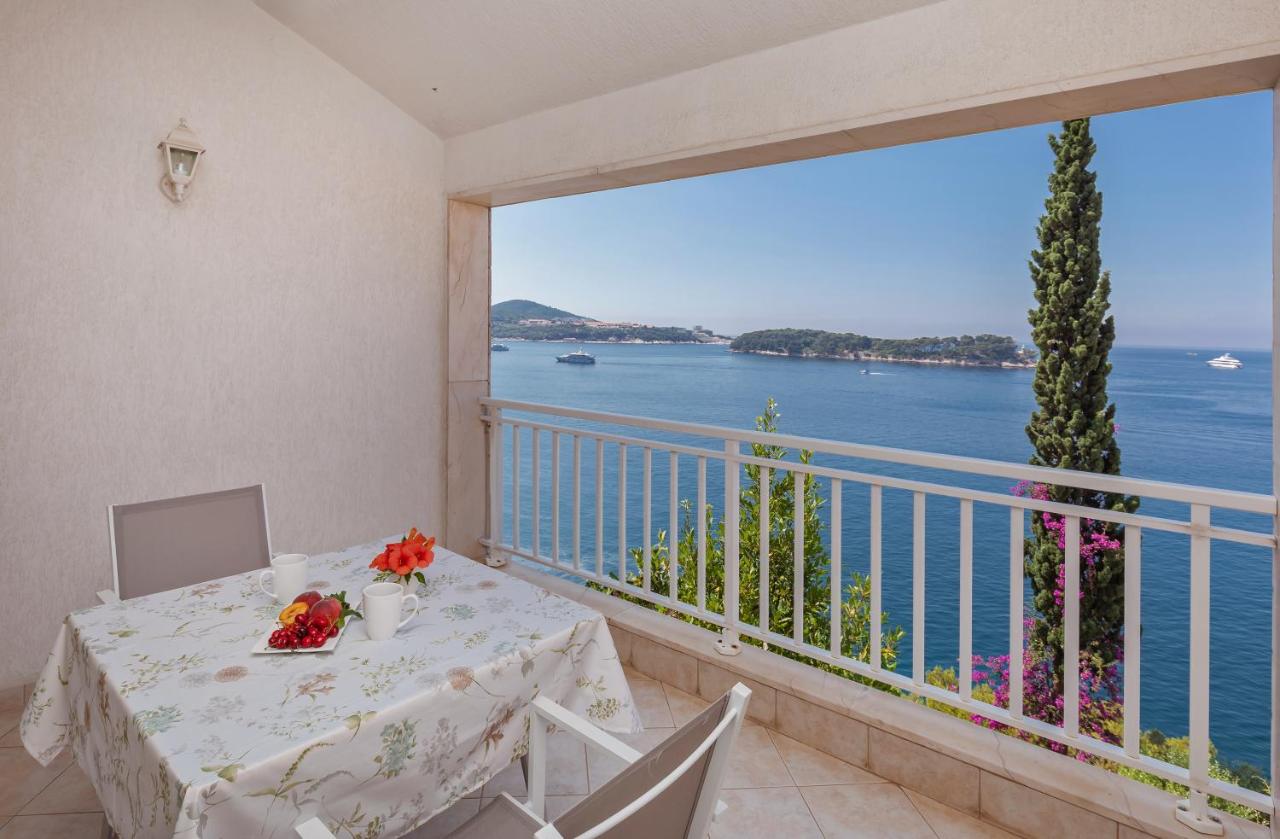 Charming Seafront Stay at Villa Mara - B&B Dubrovnik