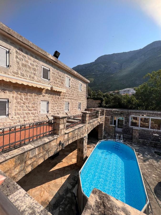 Vila Reževići - B&B