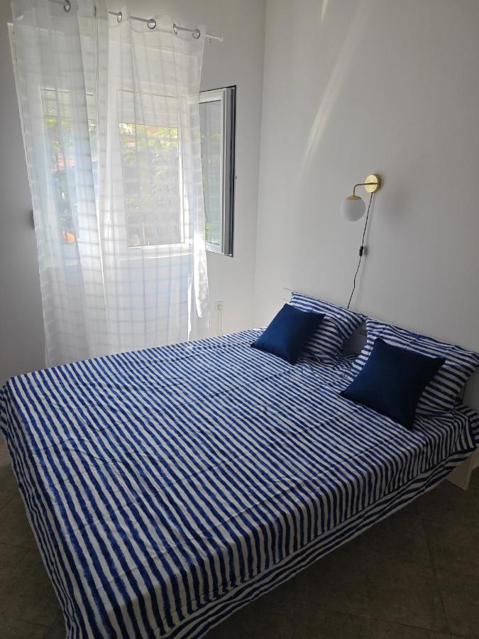 Apartment with Garden View
