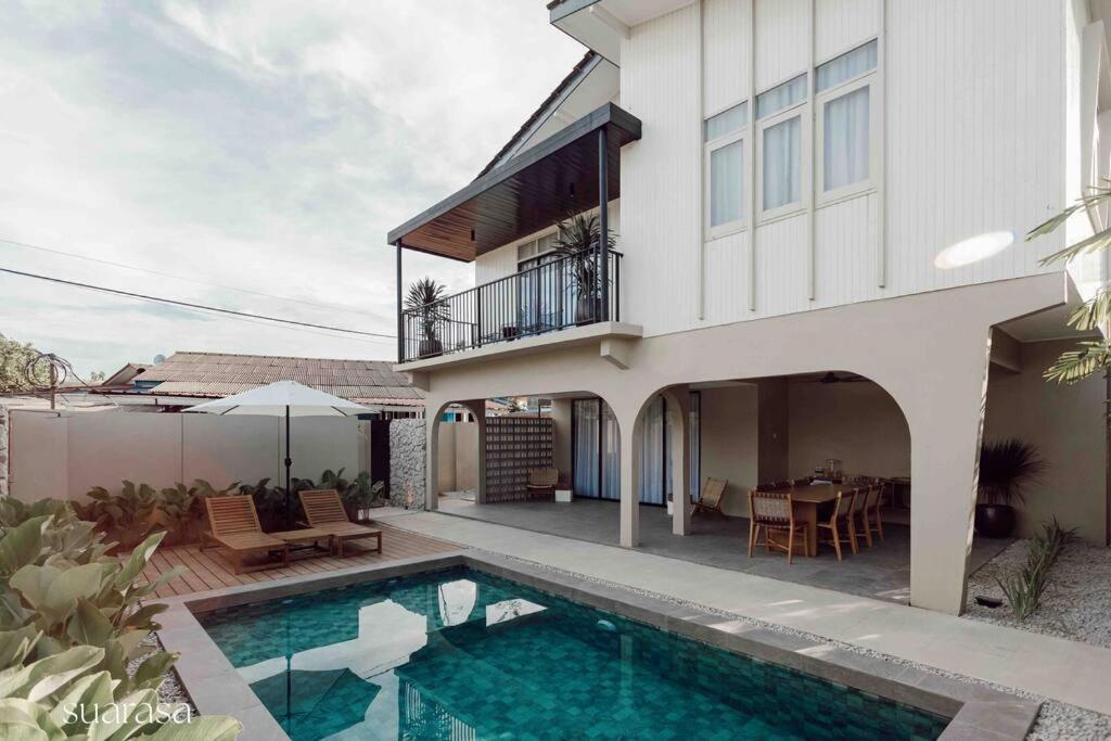 SUARASA Villa - Private Pool - Bed and Breakfast