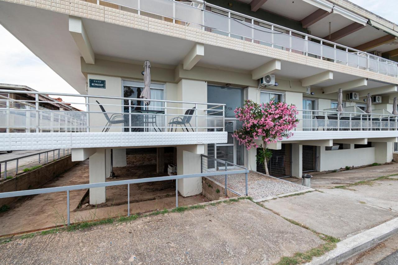 Happy Ellen Seafront Apartments by Travel Pro Services - Nea Plagia Halkidiki - Ferienwohnung Néa Flogitá