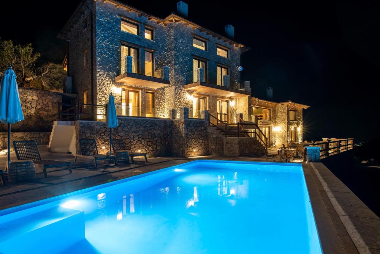 5 Ραχες/5 Raches - B&B