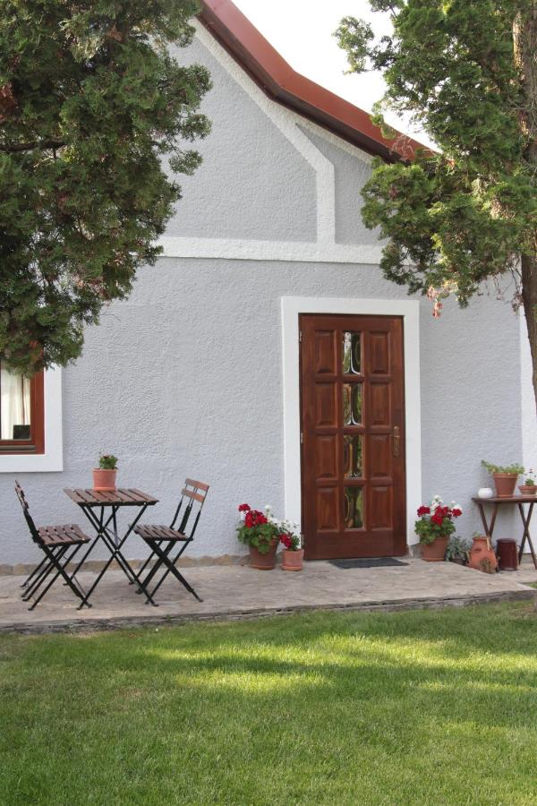 Mi szél hozott - B&B