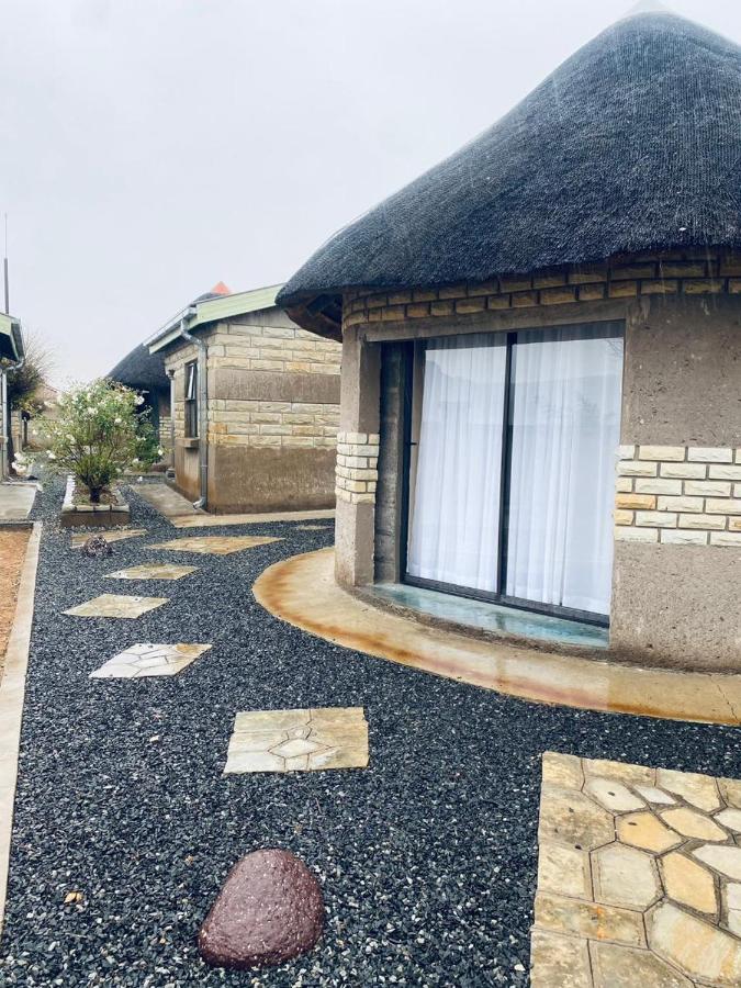 Seqonoka Villa Accommodation & Events Park - B&B Berea Hills