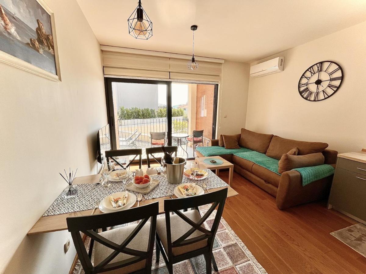 B&B Tivat - Fides Stylish Apartments Tivat with Pool - Bed and Breakfast Tivat
