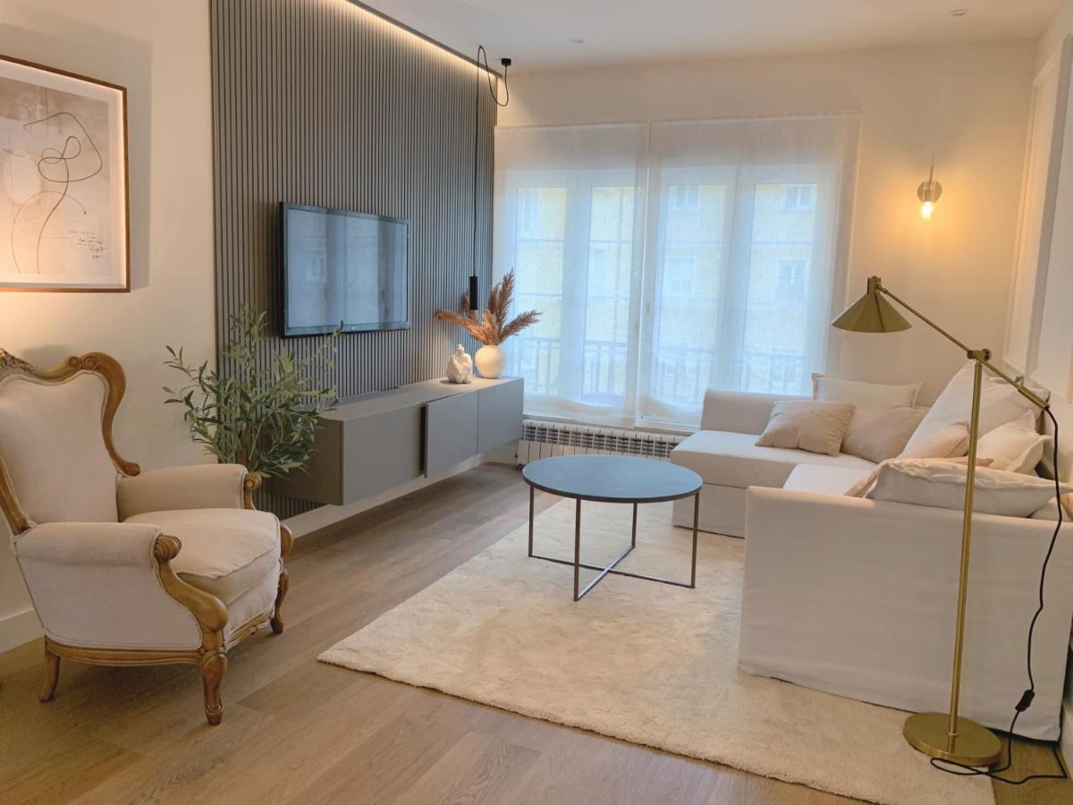 Lujoso apartamento boutique a estrenar con parking gratis - Chambres d’hôtes