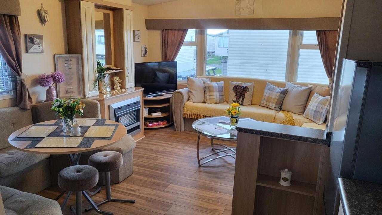 B&B Meliden - STATIC CARAVAN N WALES LyonsRobinHood RHYL - Bed and Breakfast Meliden