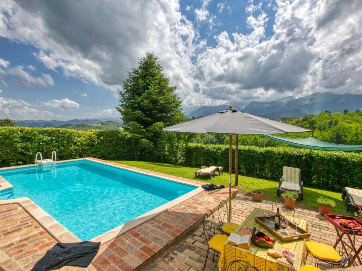 B&B Amandola - Countryside Villa in Amandola with Swimming Pool - Bed and Breakfast Amandola