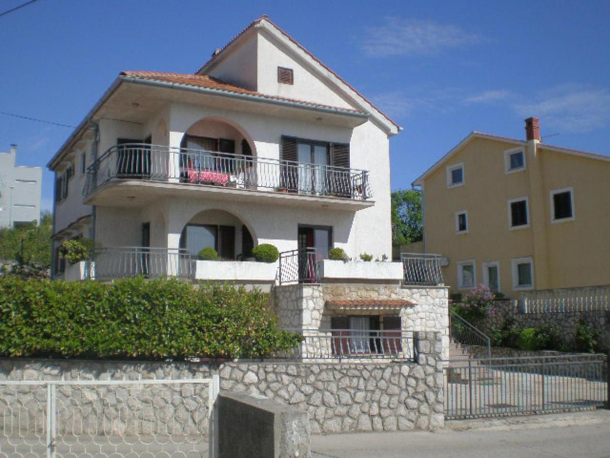 Apartments Kijec - Ferienwohnung Omisalj