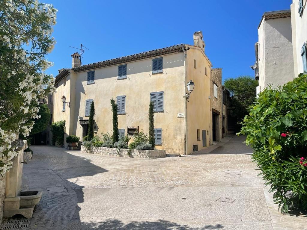 Lou Amourié - Charmante maison avec terrasse - B&B
