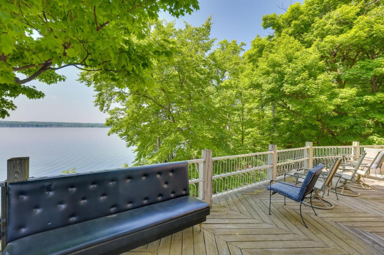 Lockes Glen - Lakefront Geneva Getaway with Dock! - B&B Geneva