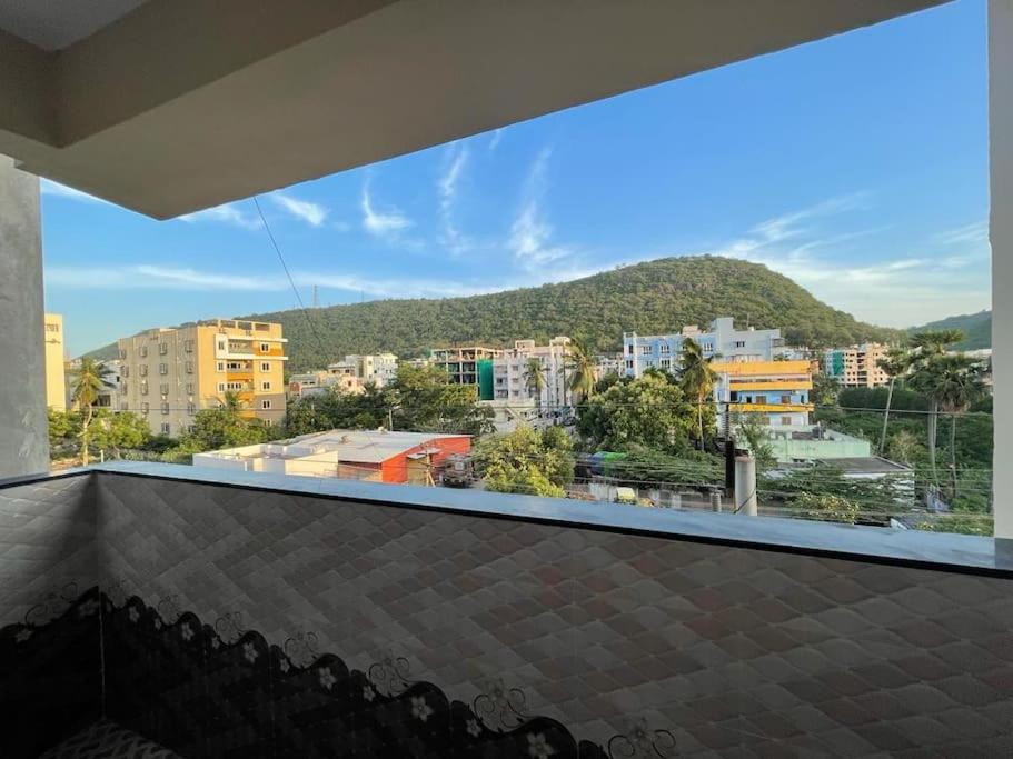 Servostay New 2 BHK Fully Furnished Near Beach in Vizag - 3rd Floor - Ferienwohnung Visakhapatnam