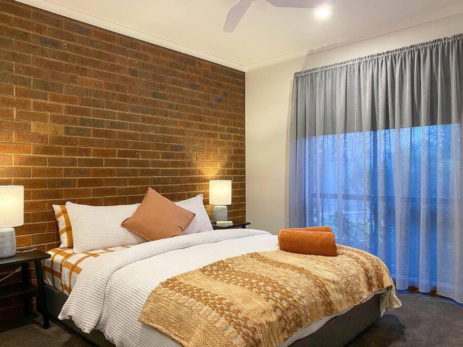 B&B Bendigo - Tastefully Renovated, Peaceful Stay in CBD - Bed and Breakfast Bendigo