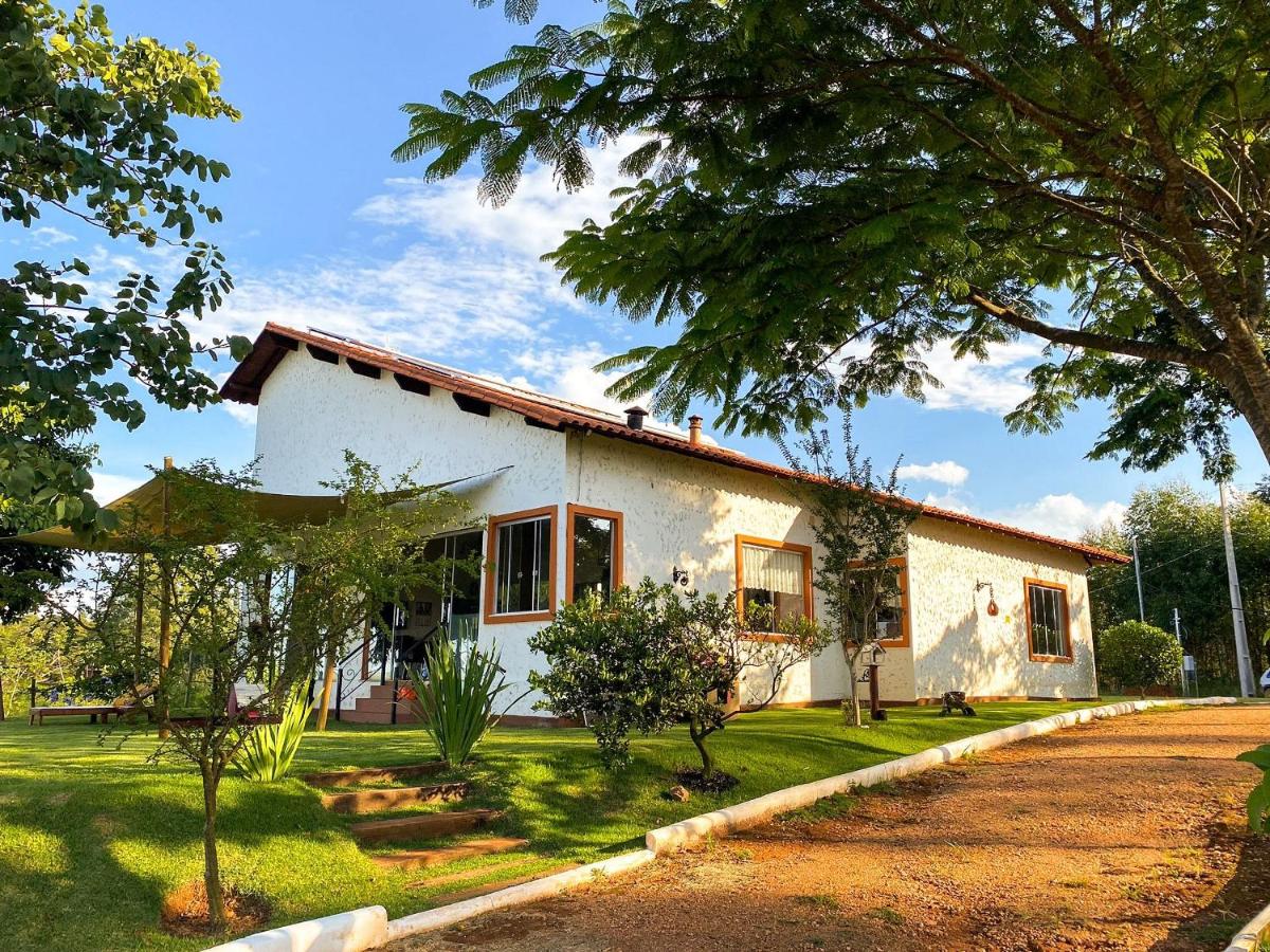 Casa em ponto turístico de Carrancas, com PISCINA, VISTA de Cinema, 3 Suítes, cozinha EQUIPADA, NATUREZA exuberante, acesso à represa - Chambres d'hôtes Carrancas