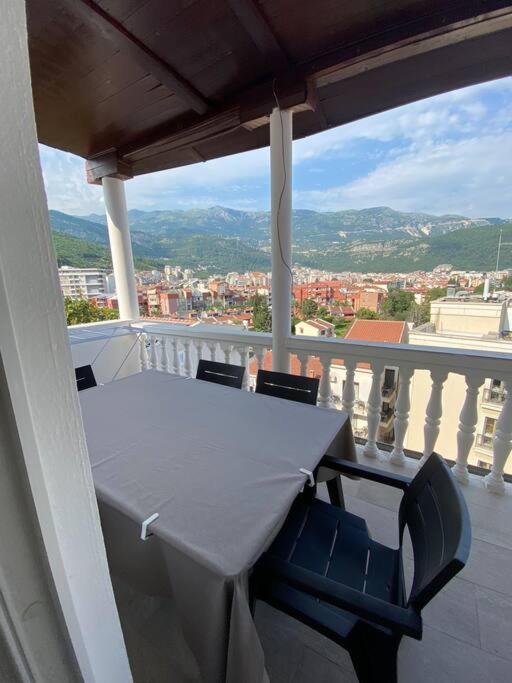 Studio apartment in the city center, Budva - B&B