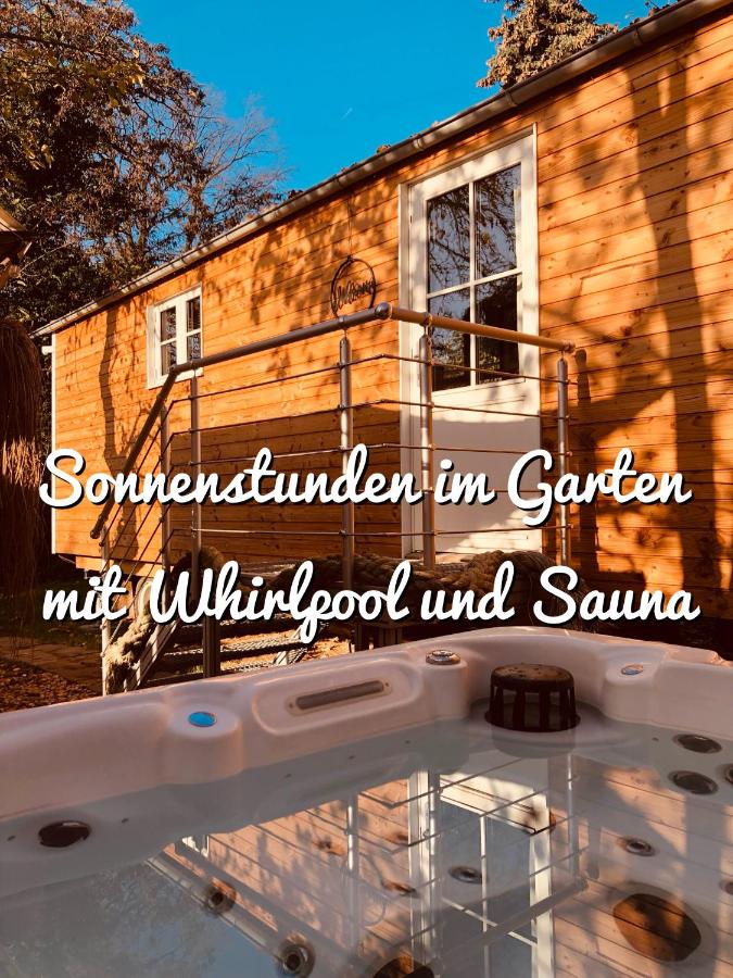 Zirkuswagen mit Outdoor Whirlpool und Garten - B&B