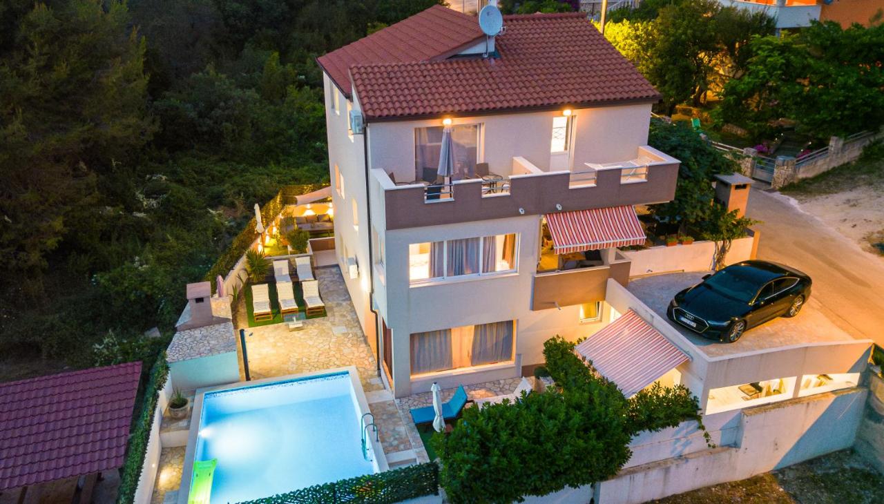 Bruno's Poolside Retreat - Ferienwohnung