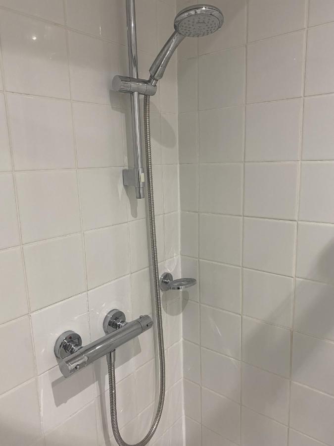 Chambre Lits Jumeaux avec Douche