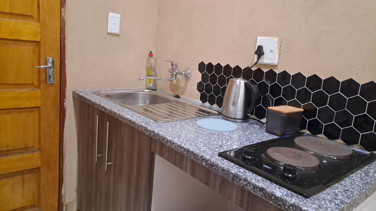 Cozy Airport Stay - Ferienwohnung Kempton Park