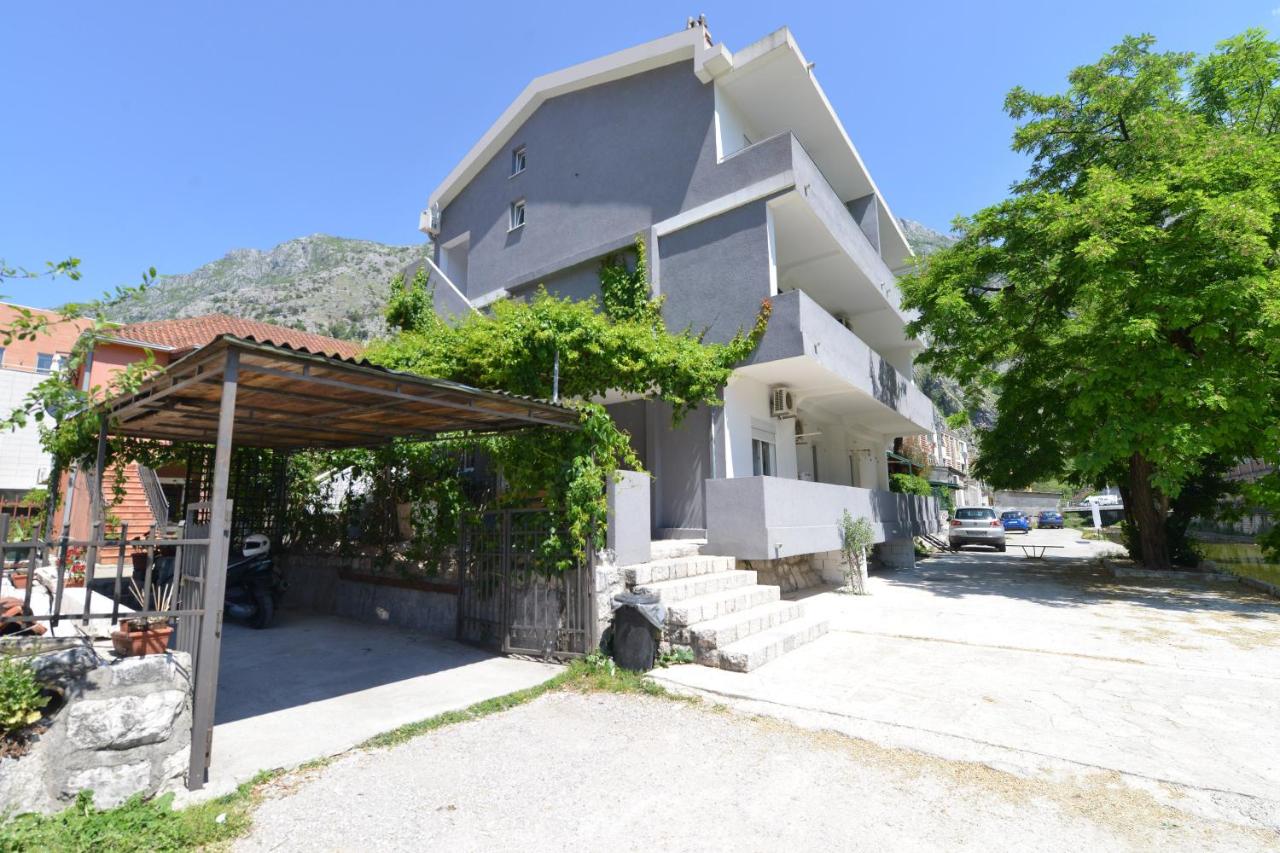 J & P Apartments - B&B