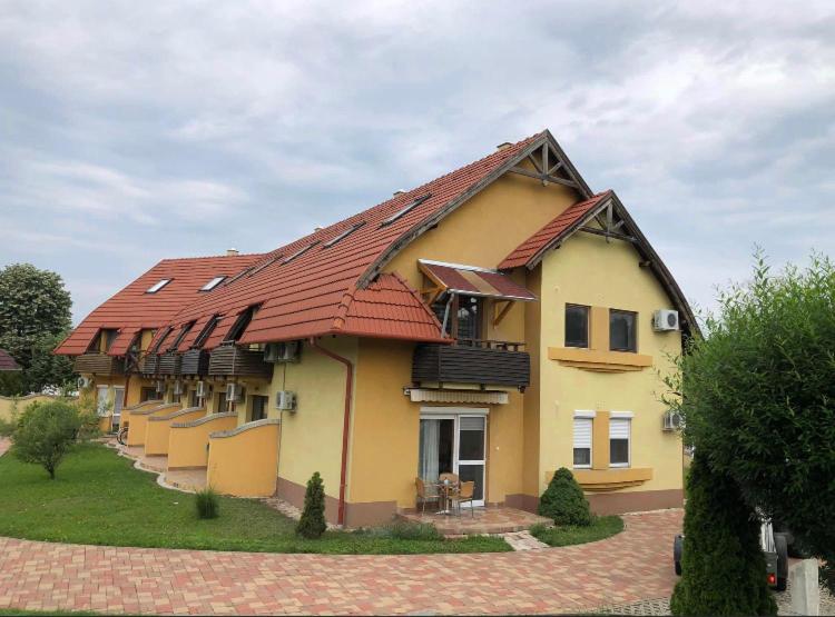 B&B Gyula - Lagom Apartman - Bed and Breakfast Gyula