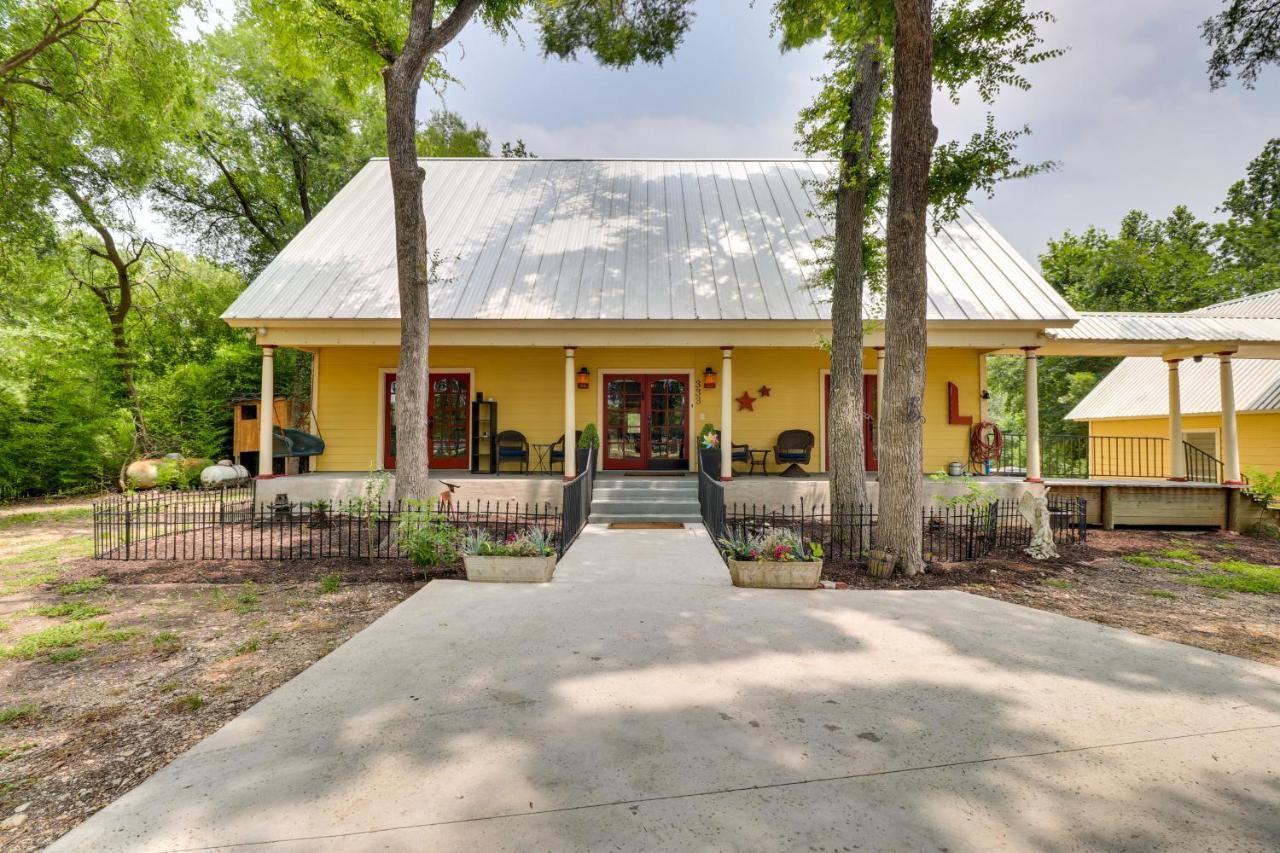 B&B Hutto - Taylor Vacation Rental with Creek Access on 3 Acres! - Bed and Breakfast Hutto