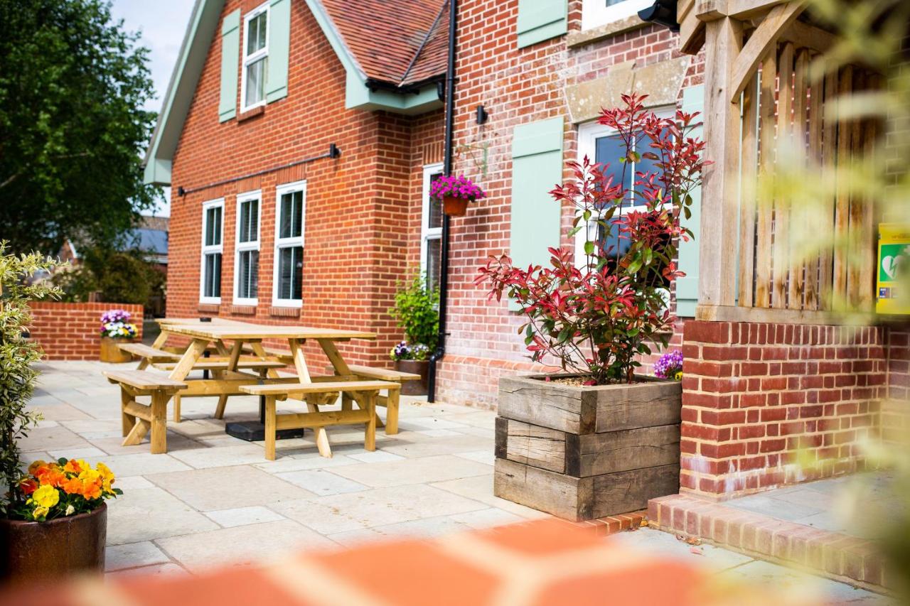 Woodfalls Inn - Bed and Breakfast