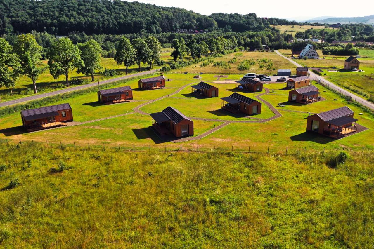 Kwiatkowo - całoroczny kompleks z baliami i letnią plażą - Chambres d'hôtes Radków