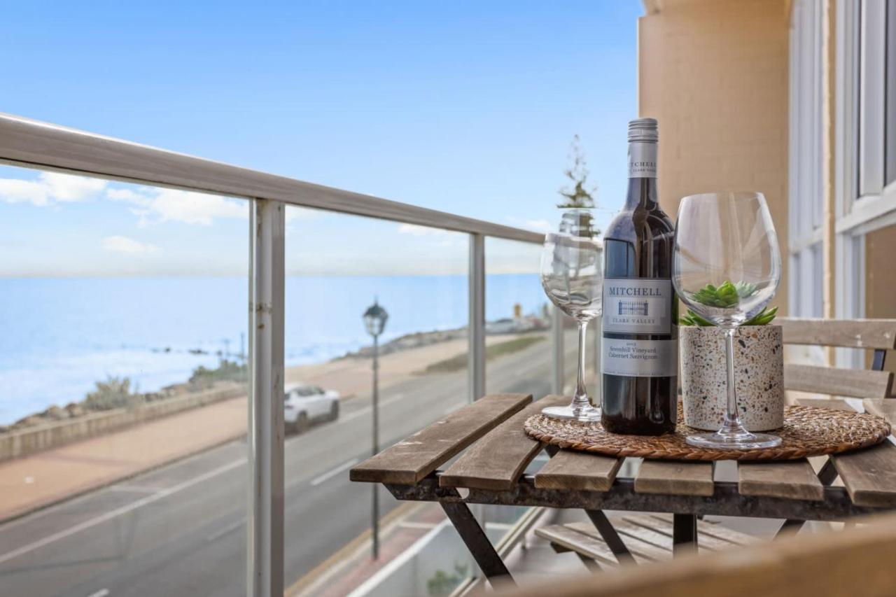 B&B Glenelg - Panoramic Oceanview Escape Glenelg Sth - Bed and Breakfast Glenelg