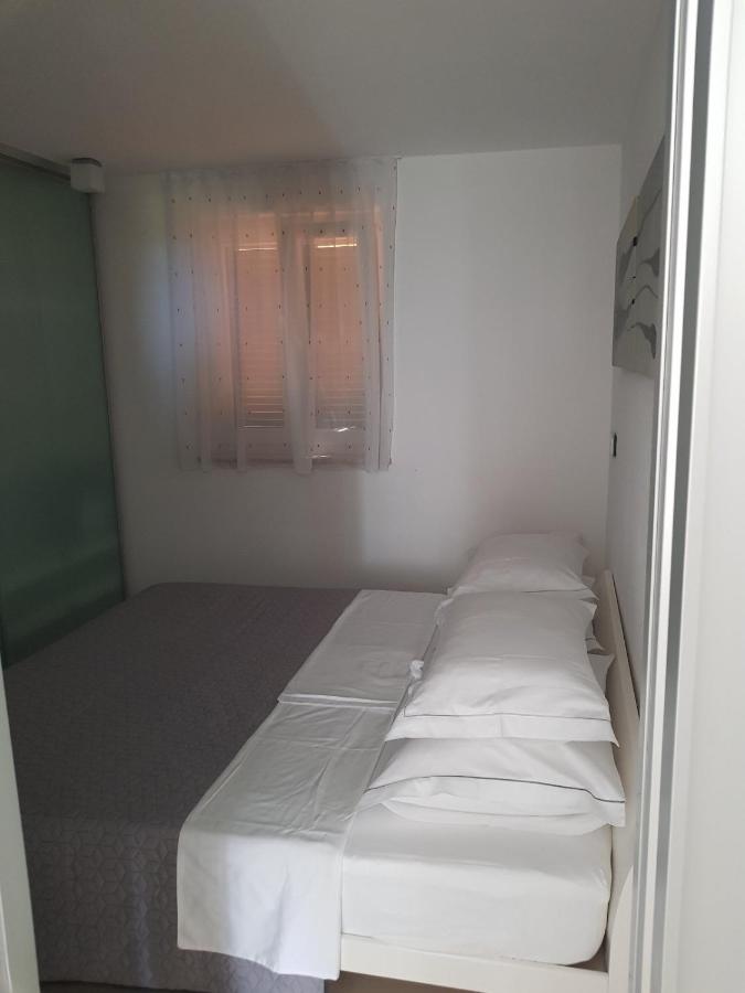 Apartments Fontana Zambratija - Chambres d’hôtes Zambratija